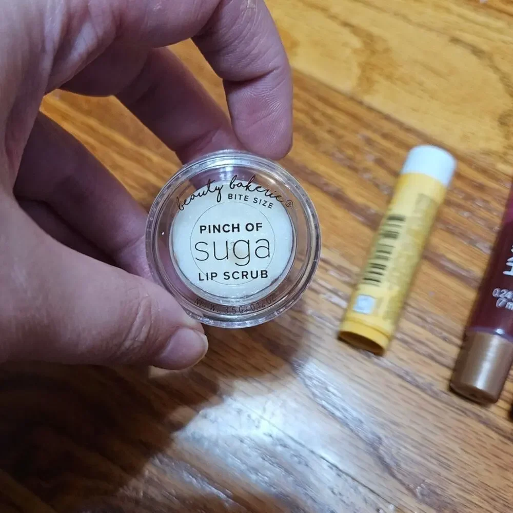 LOT Burt's Bees Coconut Pear Lip Balm Pinch of Suga Lip Scrub Coconut Lip Oil +1